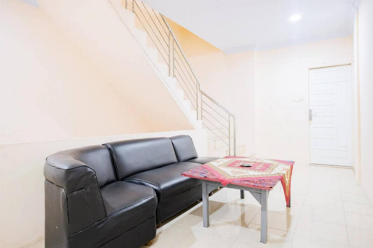Waringin Residence Redpartner Medan Buitenkant foto